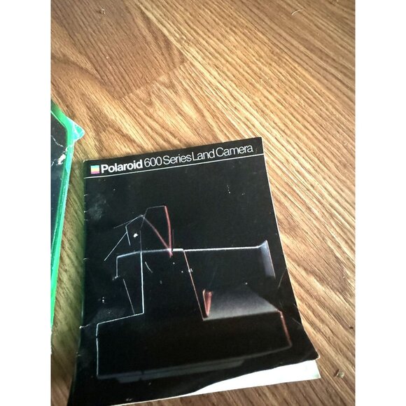 Polaroid OneStep 600 Instant Camera With Original Box & Manual - Picture 4 of 10